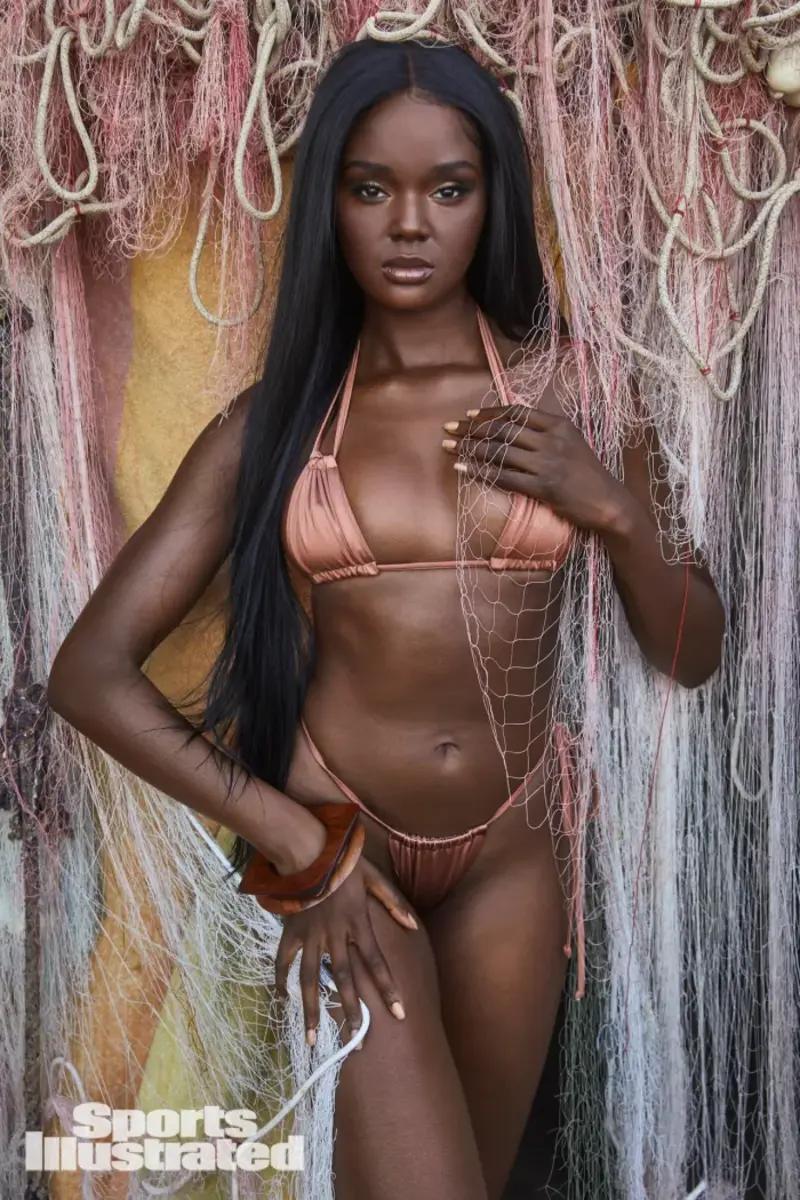 Duckie Thot